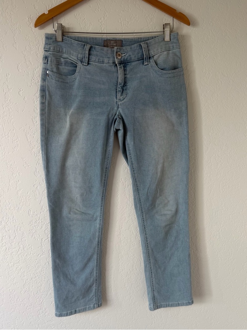 Chico's So Slimming Light Blue Cropped Jeans